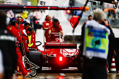 Hivatalos: Vettel háromhelyes büntetést kapott az Amerikai GP-re!