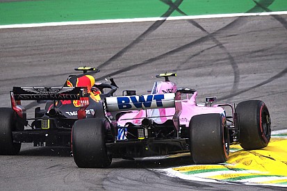 Coulthard over duwende Max Verstappen: “Hoort bij de show”