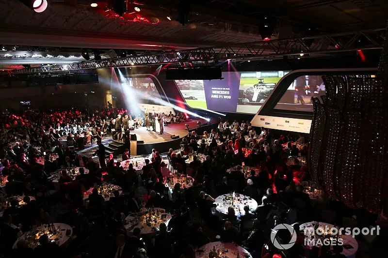 Allan McNish presents the Racing Car of The Year award