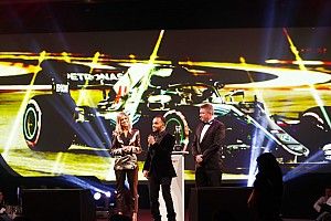 Hamilton troeft Verstappen af bij Autosport Awards