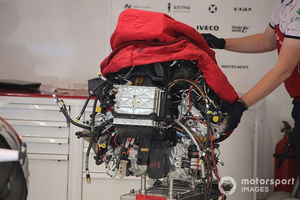 Ferrari SF90 engine detail