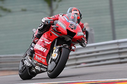 Petrucci nagy bukása a Ducatival: nézni is rossz (videó)