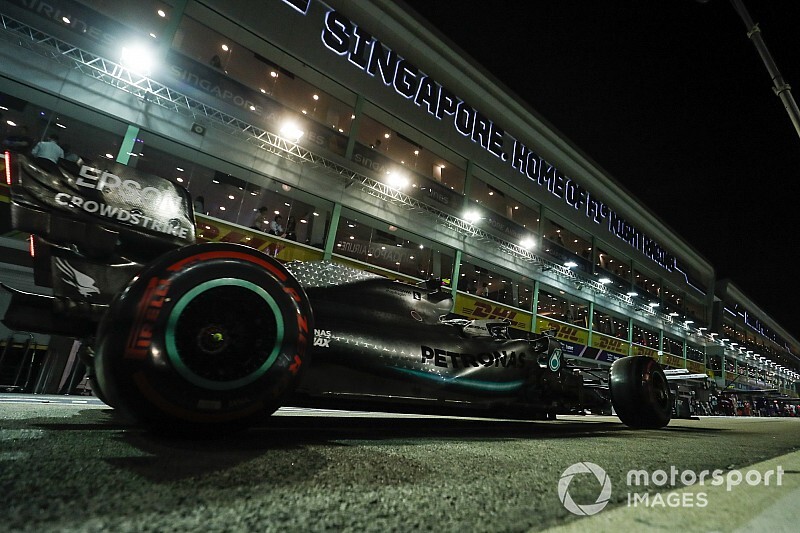 Photos - Les Formule 1 en piste à Singapour