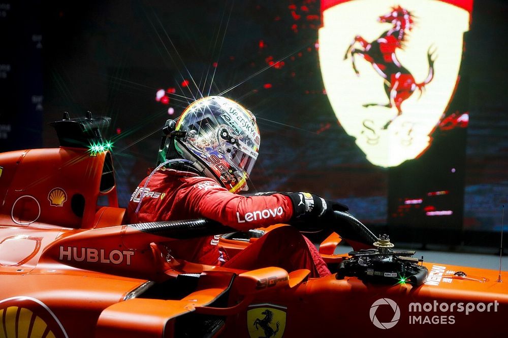 Il vincitore della gara Sebastian Vettel, Ferrari SF90 al Parc Ferme 