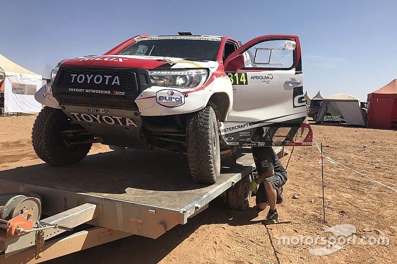 #314 Toyota Gazoo Racing Toyota Hilux: Fernando Alonso, Marc Coma, después del accidente