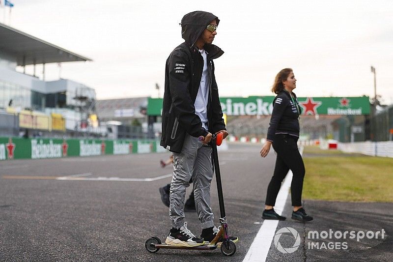 Hamilton szerint ez egy igen nehéz év a Mercedes számára