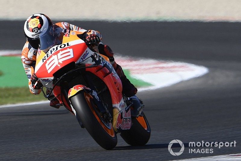 Lorenzo: “En algunos circuitos, Márquez se ha aprovechado de Rossi"