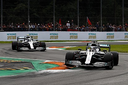 Hamilton dice que ahora es "más un jugador de equipo"