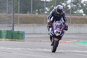 WSBK Magny-Cours: Razgatlioglu bezwingt Rea in Lauf 1, Redding stürzt!