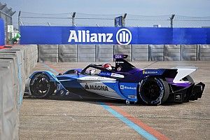Dennis: 'Weird sound' preceded Berlin FE title fight lock-up