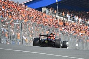 F1 test openen DRS in Arie Luyendykbocht tijdens VT1 Dutch GP