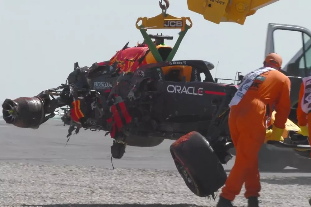 El coche destrozado de Max Verstappen