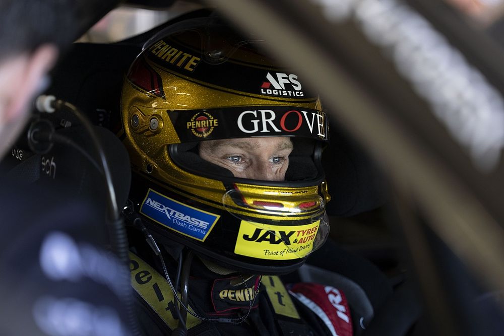 Reynolds cuts Supercars, Excel laps at Winton