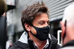 Wolff defende três carros por equipe na Fórmula 1; entenda