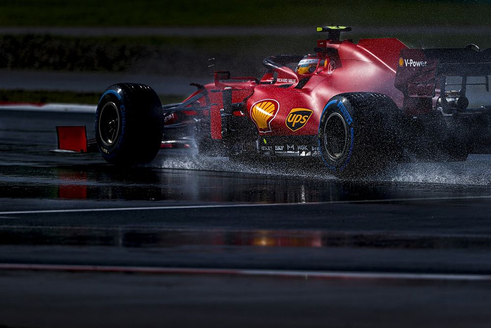 Sainz, Ferrari'nin yeni motorundan memnun