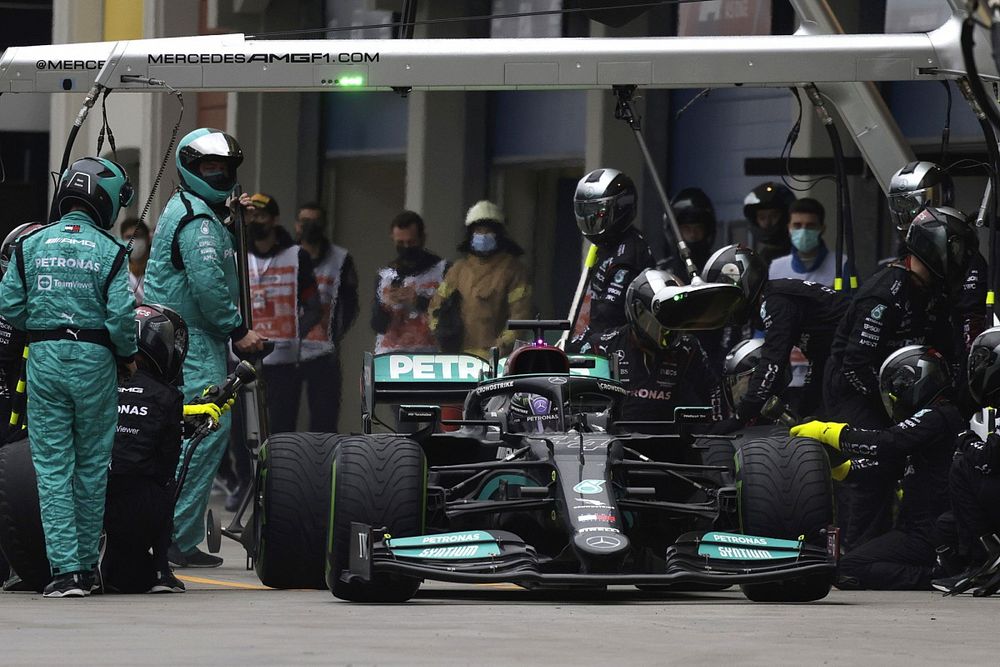 Lewis Hamilton, Mercedes W12, in the pits