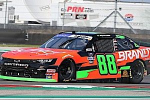 NASCAR: Miguel Paludo cai para último na primeira curva e luta até terminar em nono no Circuito das Américas