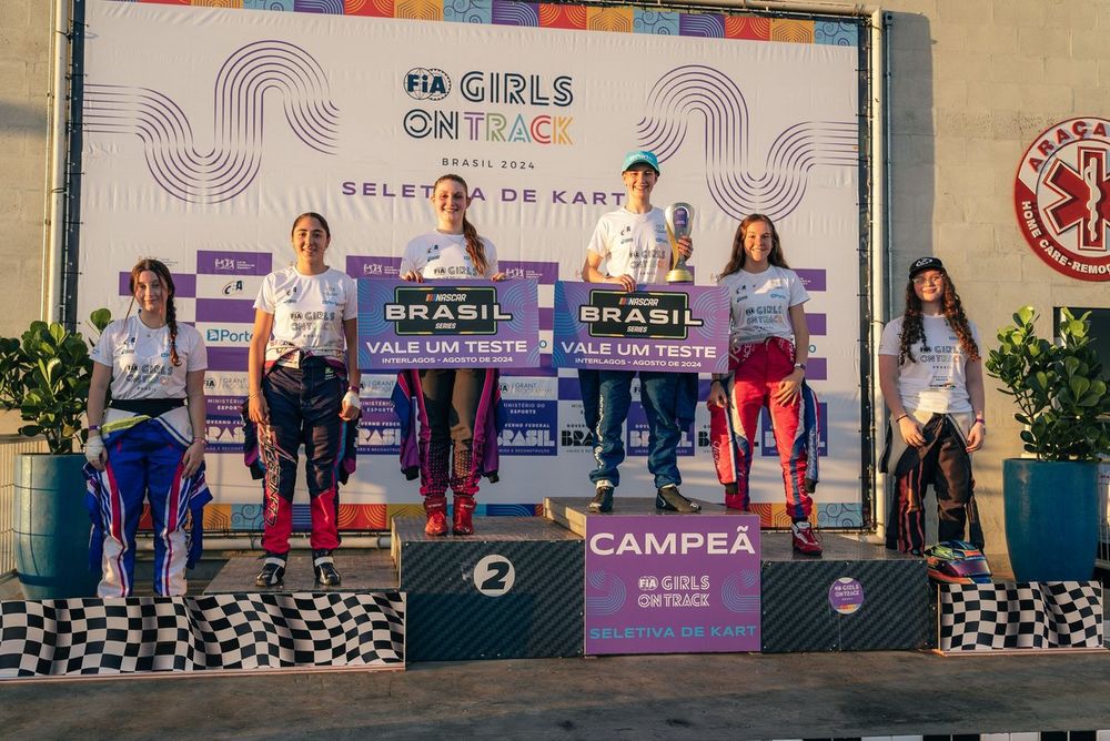 Pódio da Graduadas na FIA Girls on Track Seletiva de Kart