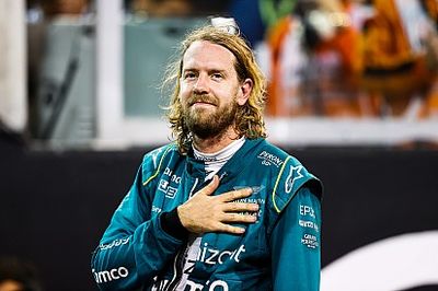 引退のセバスチャン・ベッテル、英国オートスポーツ賞でそのキャリアを称えるグレガー・グラント賞を受賞