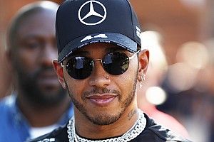 Hamilton se questionou sobre seguir na F1: "Será que eu deveria continuar correndo?"
