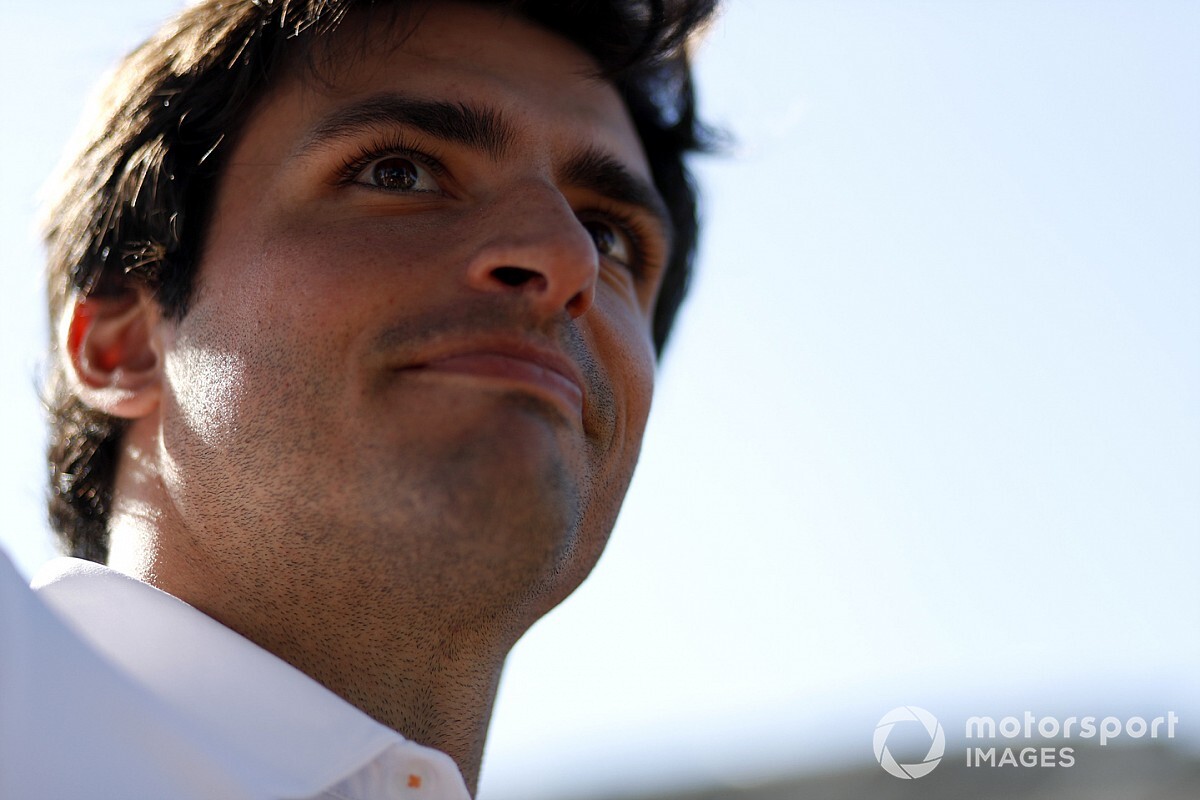 Сайнса назвали «жидковатым соусом» к пасте Ferrari