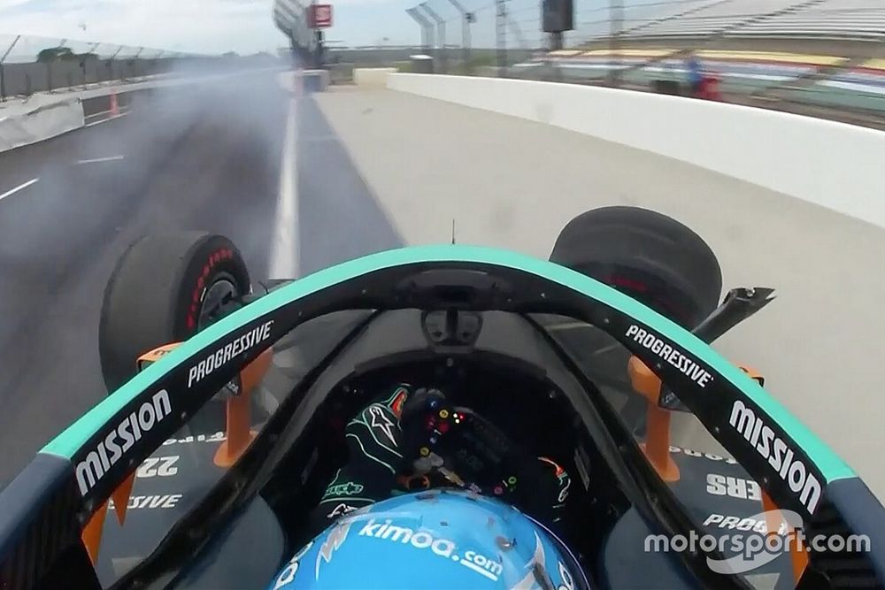 Indy 500, Libere 2: svetta Dixon, Alonso va a muro!