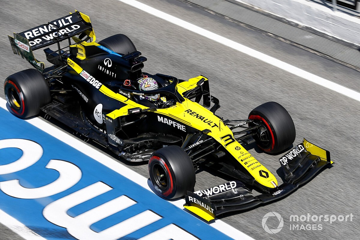 Ricciardo: "Rekabetçi görünüyoruz"