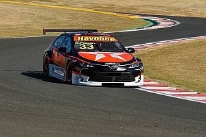 Nelsinho manda recado após primeira vitória na Stock: "Acho que vamos dar trabalho nesse campeonato"