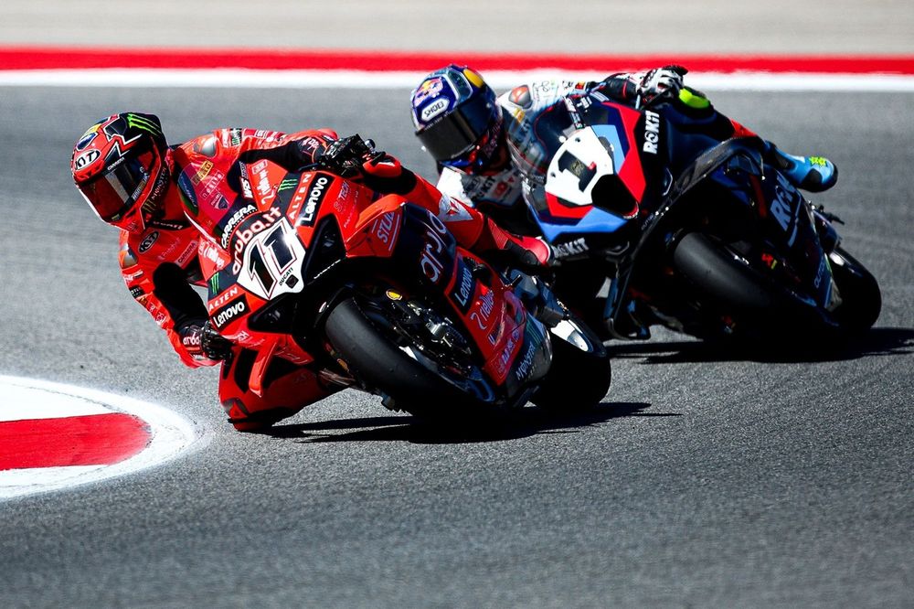 Nicolo Bulega, Aruba.It Racing - Ducati, Toprak Razgatlioglu, BMW Motorrad WorldSBK Team