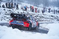 Fourmaux empieza ganando en su debut con Hyundai