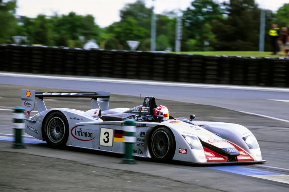 Michael Krumm / Marco Werner / Philipp Peter, Audi Sport Team Joest, Audi R8.