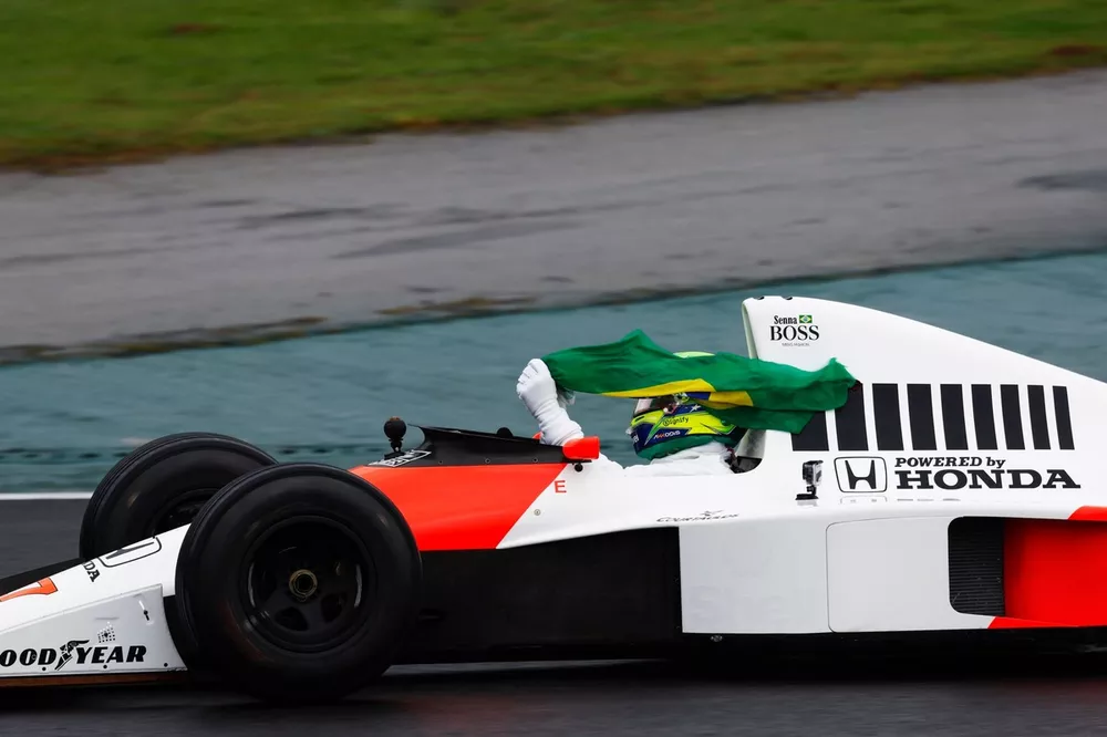動画】アイルトン・セナの”愛機”マクラーレン・ホンダMP4/5Bがインテル