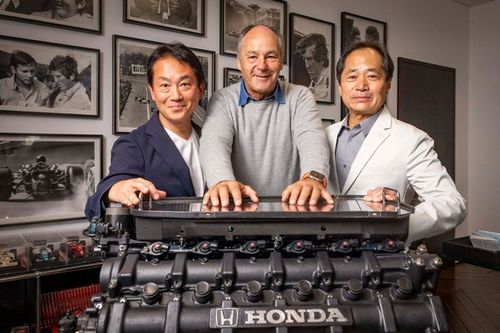 ベルガー、1992年のホンダV12を手に。かつての”相棒”田辺エンジニアが