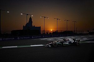 Mercedes domina la segunda práctica en Arabia, Pérez en top 10