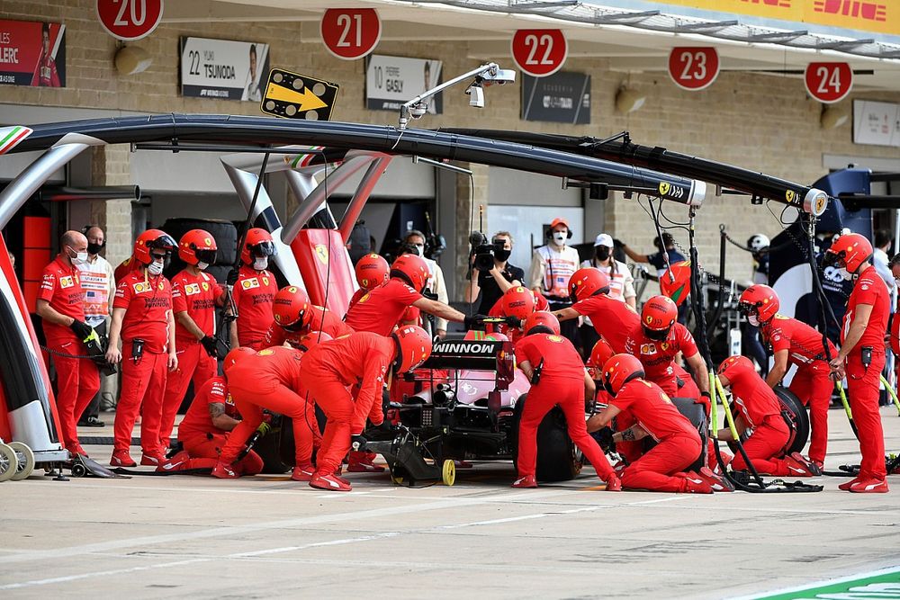 Carlos Sainz Desak Ferrari Benahi Masalah Pit Stop
