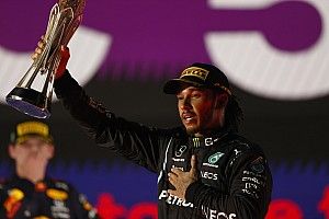 A Forma-1-gyel kezdte, most már mindenkit kikövetett az Instagramon Lewis Hamilton