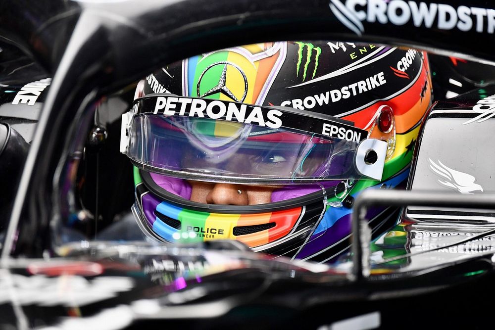 F1: Hamilton celebra pole "muito bonita" no Catar após sexta difícil, com dores no estômago