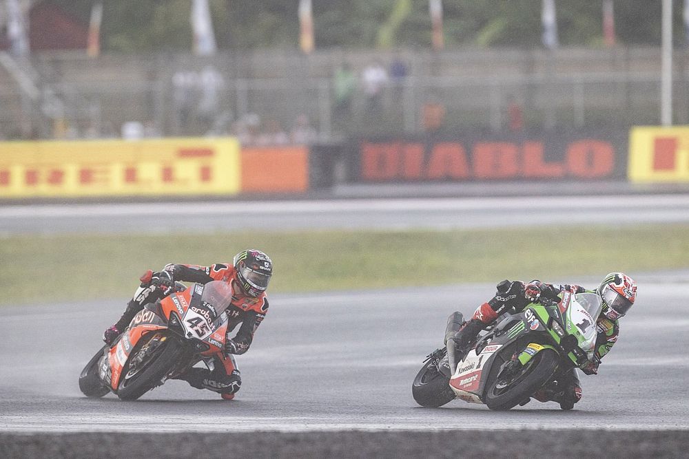 Rea remporte son duel face à Redding sous la pluie