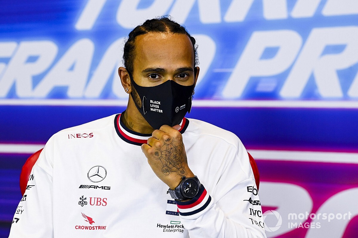 Hamilton elbukott egy 3 éve tartó jogi vitát a Hamiltonnal szemben