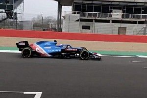 Alpine, A521'i Silverstone'da piste çıkardı
