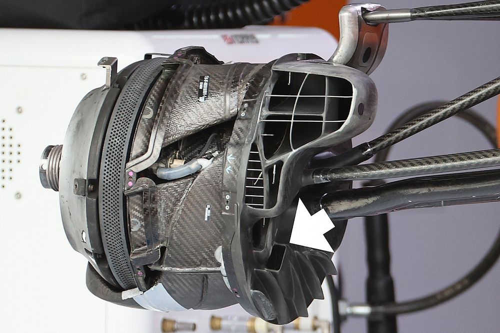 McLaren MCL35M dettaglio del brake duct