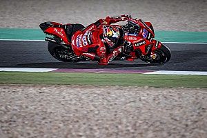 Miller lidera 1-2-3 de Ducati en la FP2 de Doha
