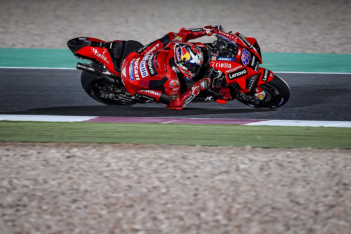 Miller lidera 1-2-3 de Ducati en la FP2 de Doha