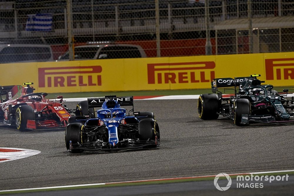 Schumacher: "Vettel neden böyle hatalar yapmaya devam ediyor?"