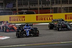 Vídeo: vibrante batalla Alonso-Sainz-Vettel en Bahrein