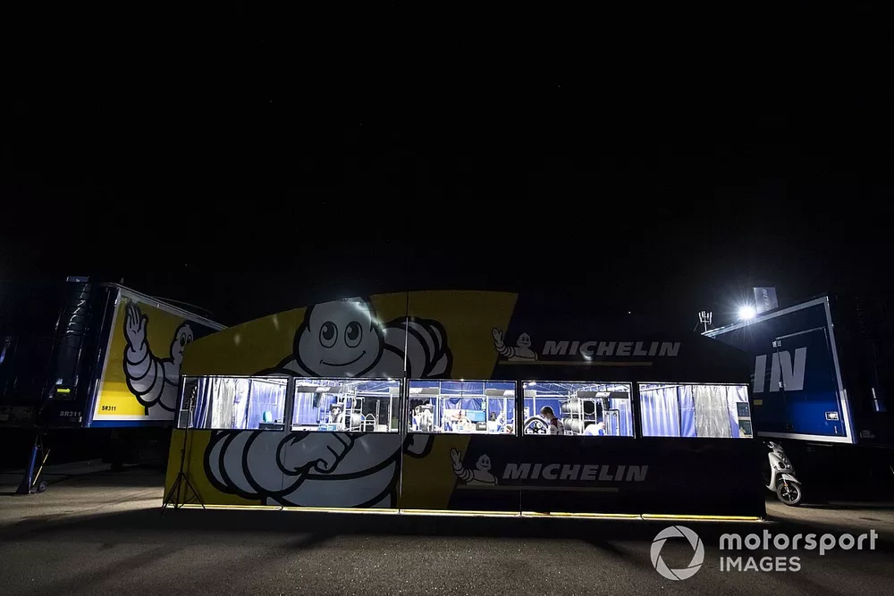 Les techniciens Michelin au travail