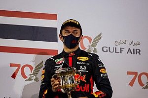 Red Bull, Albon kararını sezon sonrasına kadar erteledi