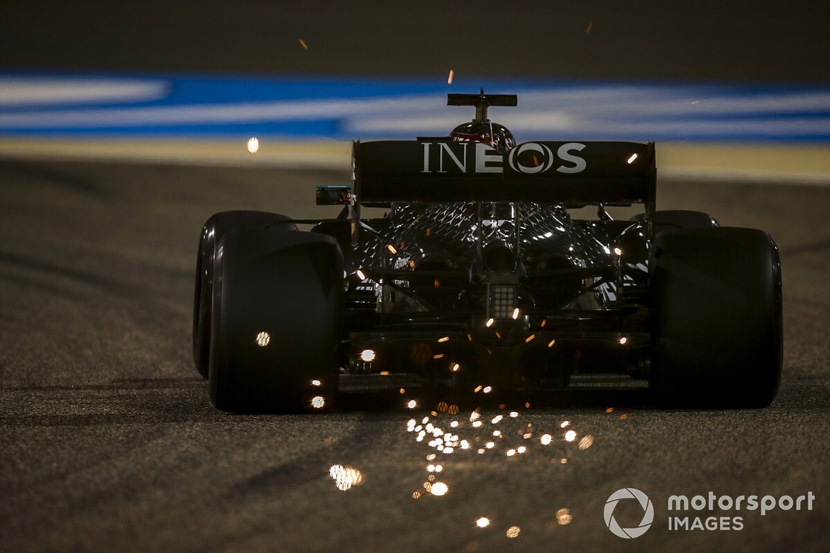 F1: Hamilton confirma favoritismo e crava a pole do GP do Bahrein