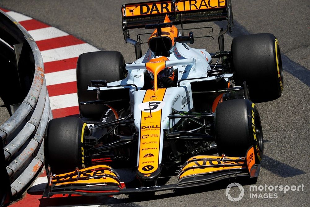 Így fest a monacói napsütésben a McLaren retro festése! (galéria)