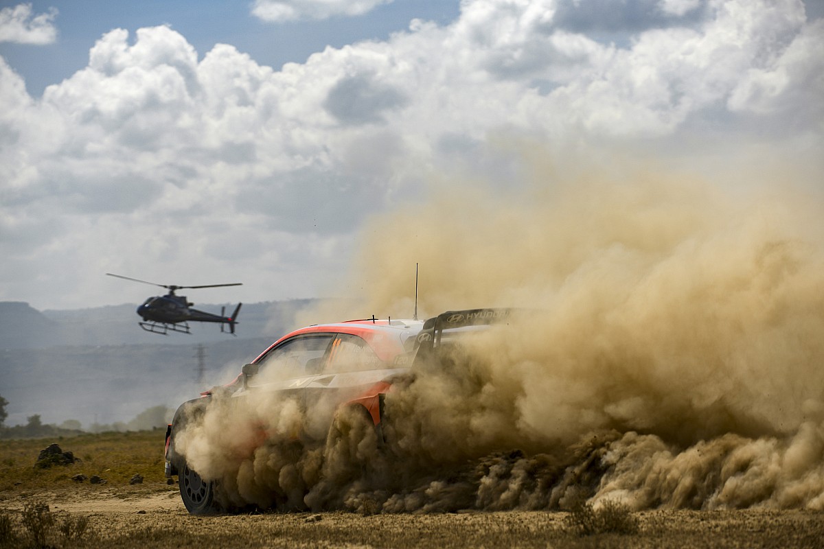Neuville Dinilai Melaju Terlalu Cepat di Reli Safari Kenya